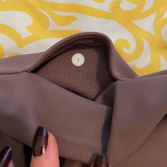 Lululemon Tech Mesh Legging - Picture 2 of 8